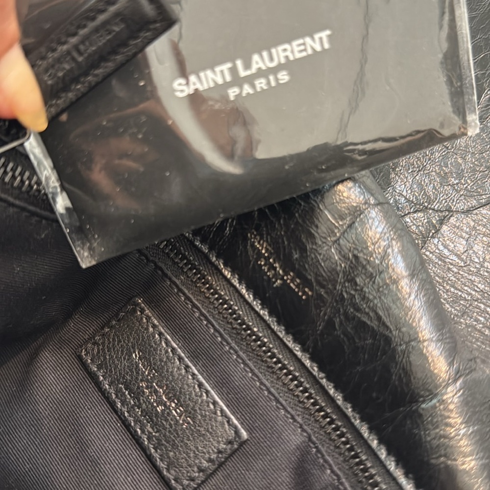 Yves Saint Laurent Niki medium Black on black lambskin Shoulder Bag - Picture 15 of 17